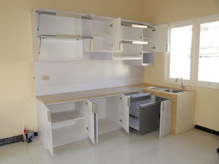 Desain Kitchen Set Warna Putih + Furniture Semarang