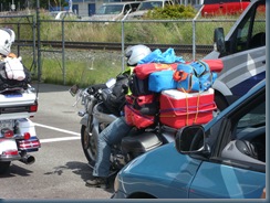 Solo lady traveler - Appears not to have shaken the shopping habit