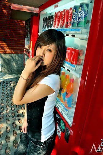 Taiwanese Celeb Model Lin Yingzhen