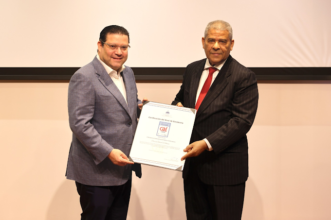  Dirección General Aduanas recibe certificación al nivel de excelencia: Sello CAF +300