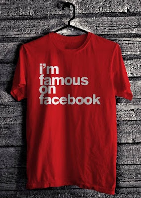 Kaos T-Shirt Iam Famuos on Facebook