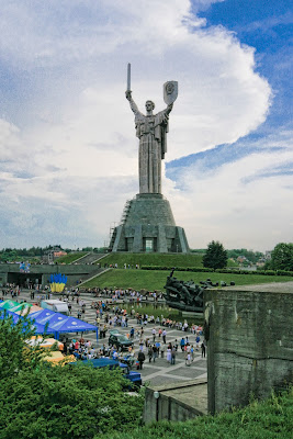 Estatua de la Madre Patria, Kiev