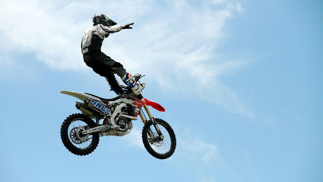 Motocross Aerial Acrobatics HD Wallpapers #3