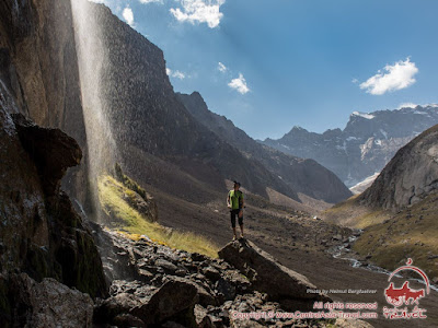 Contrasting trekking trip in the Pamirs