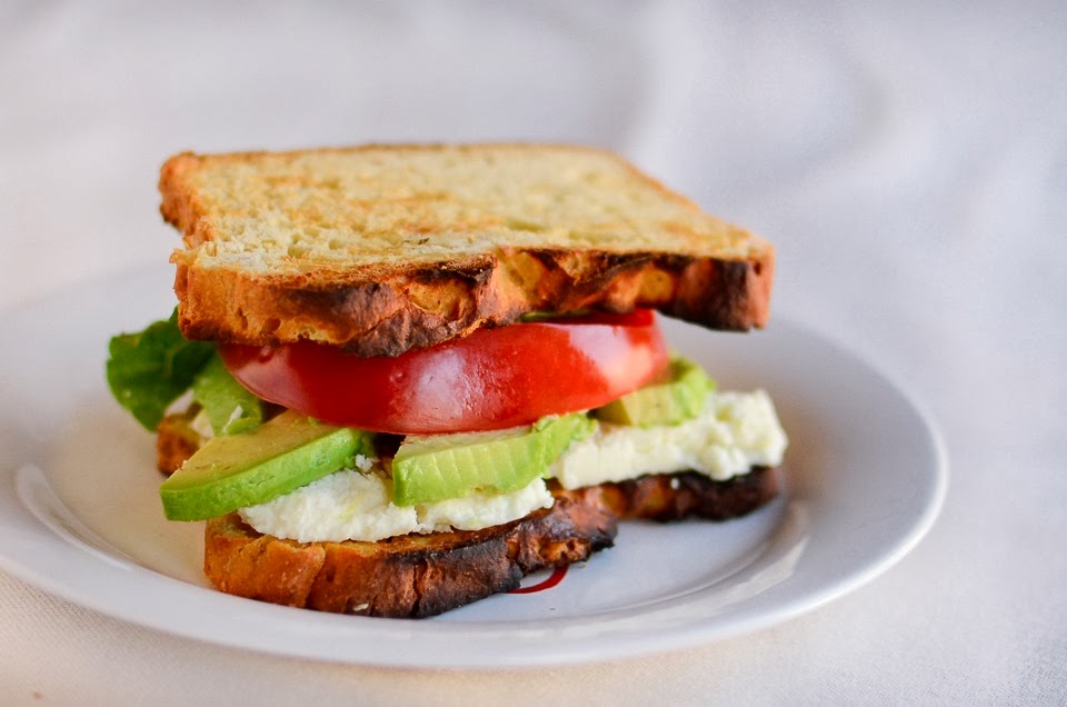 gluten free tomato+avoado+feta sandwich