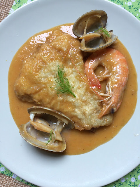 merluza con almejas y langostinos en salsa de verduras receta