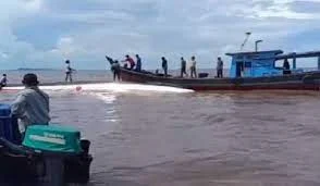 boat capsizes in western Indonesia