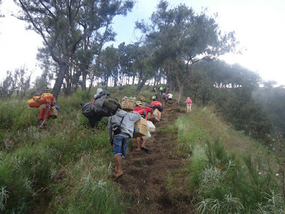 Rinjani Trekking Information, Hiking Package and Rinjani Guided Tour