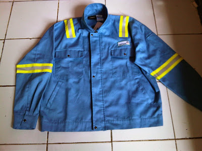 atau sering di sebut juga Wearpak Fire Retardant dimana fungsinya untuk Pekerjaan yang res COVERALL FIRE RETARDANT BAHAN COTTON