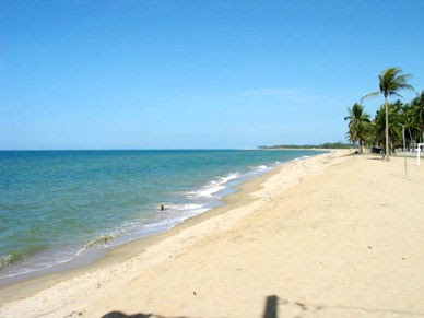 pantai cahaya bulan