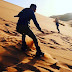 Serunya Sandboarding di Gurun Sahara Maroko