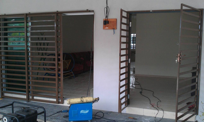 Konsep 35 Model Pintu Rumah Ruang Tamu 