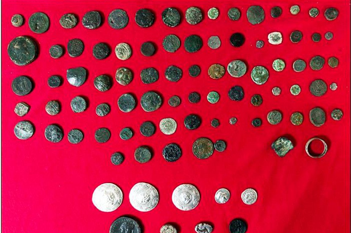 Επιασαν αρχαιοκάπηλο στο αεροδρόμιο «Μακεδονία» – Θα έβγαζε παράνομα αρχαία νομίσματα στη Γερμανία
