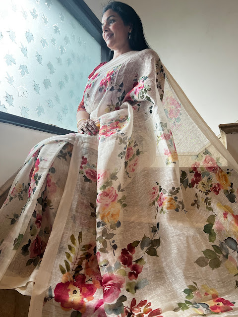 Embrace Floral Elegance with our Digital Roses Print Linen Saree