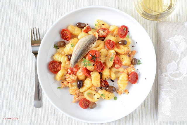 gnocchi-con-gallinella-pomodorini-confit-olive-taggiasche