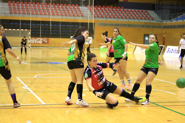 Partido entre el Club Balonmano Zuazo y el BM Castellón