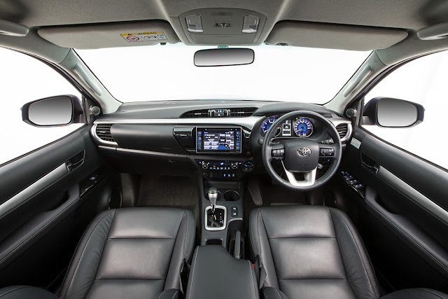 Interior Toyota Fortuner 2016