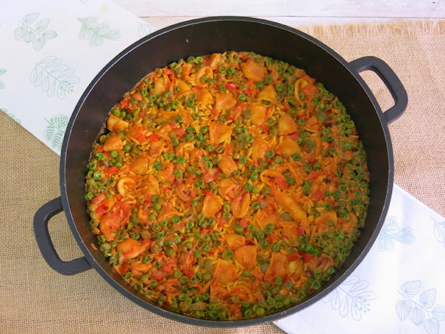 ARROZ CON CALAMARES Y GUISANTES