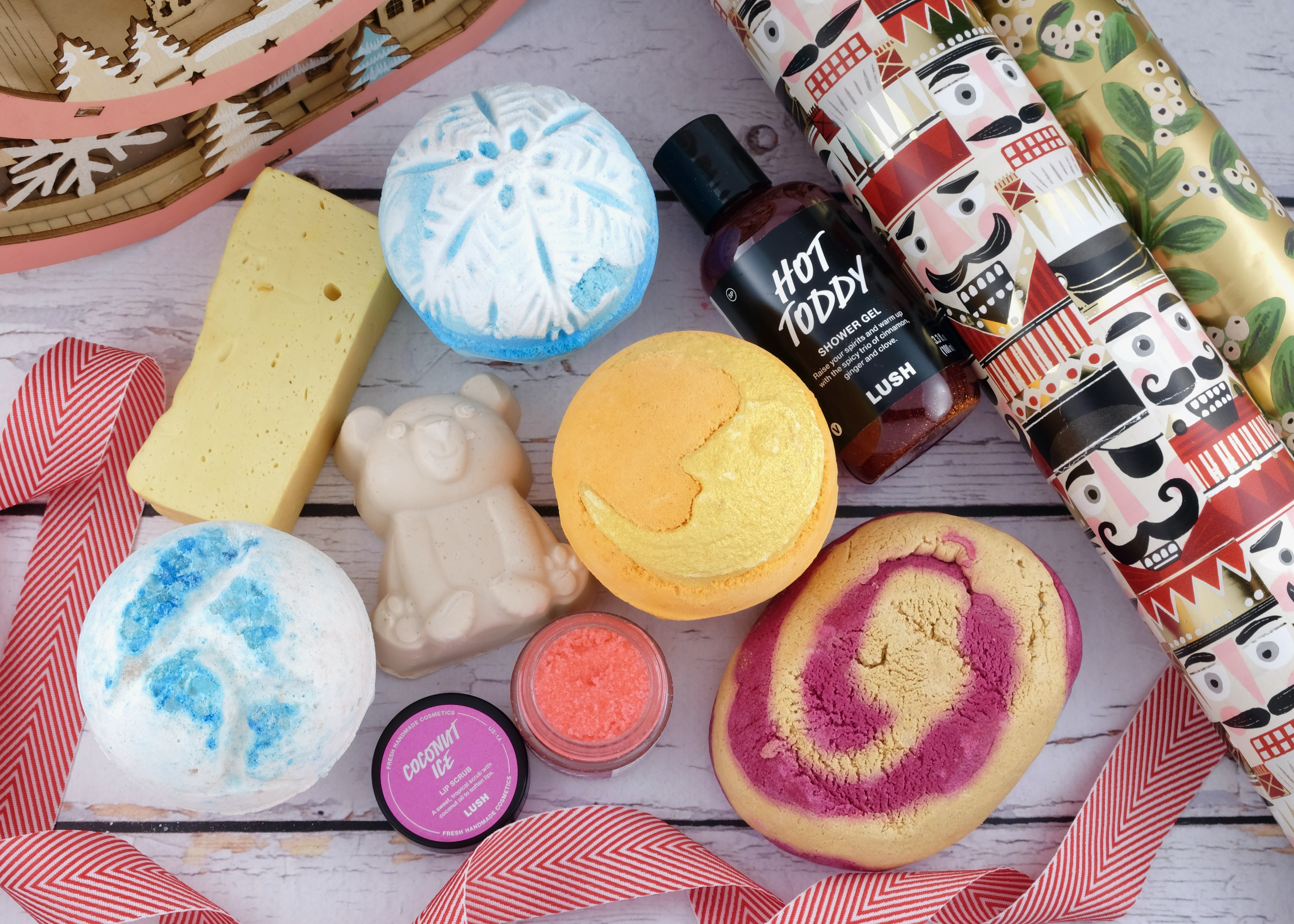 Lush | Holiday 2022 Collection: Gift Guide