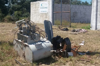 http://vnoticia.com.br/noticia/1956-elementos-invadem-estacao-de-captacao-de-agua-da-cedae-em-sfi-e-furtam-transformador