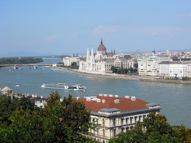 Panorama fiume città