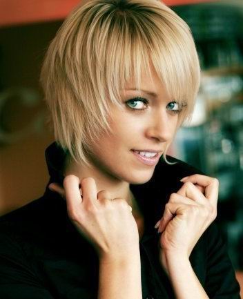hot  short hairstyles with bangs