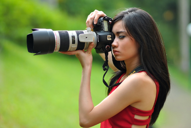 Girl With Camera Style Vintage