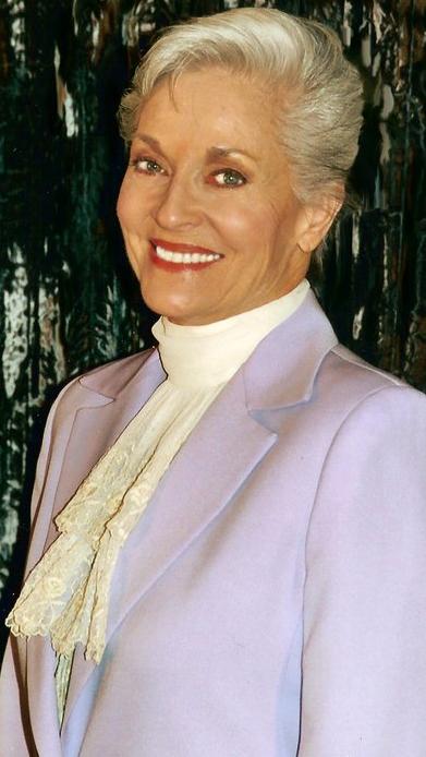 Lee Meriwether - Photos Hot