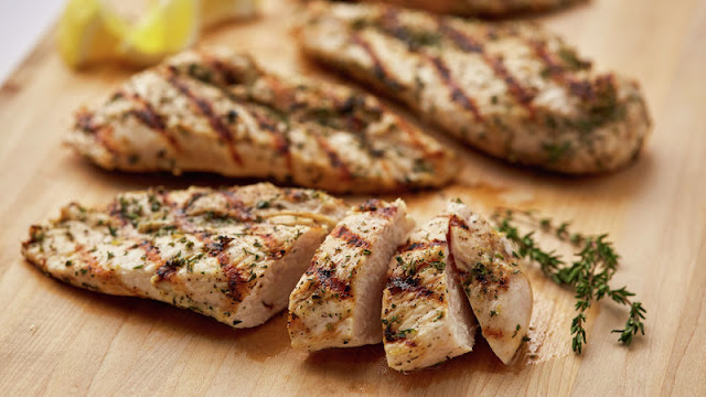 cook chicken breast on grill