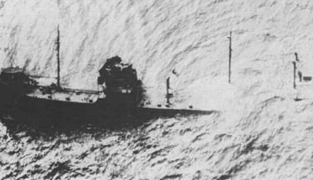 US tanker Gulfamerica sinking on 11 April 1942 worldwartwo.filminepctor.com