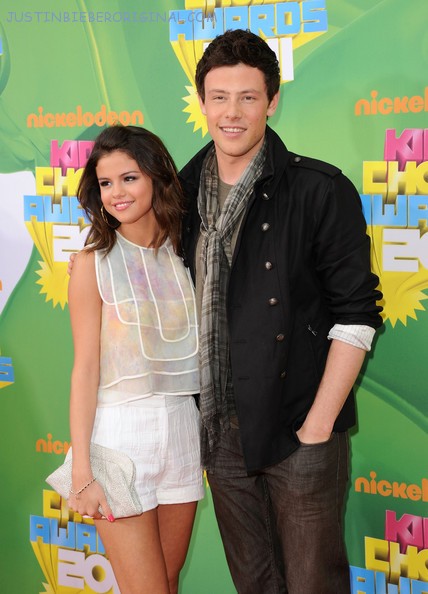 justin bieber and selena gomez selena gomez laughing gif. justin bieber and selena gomez