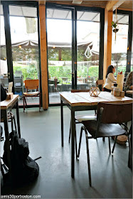 Interior de la Cafetería Dignita Hoftuin en Amsterdam
