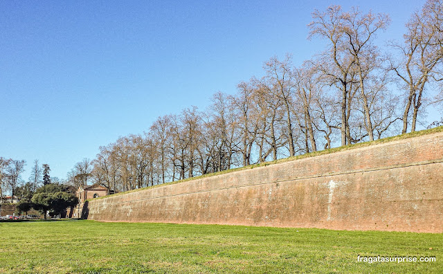 Muralhas de Lucca na Itália