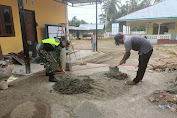 Babinsa Koramil 08/Gandapura Bantu Warga Bangun Gedung Serbaguna