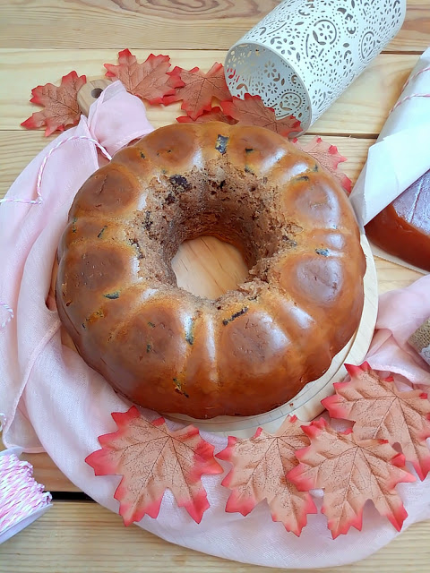 Receta de bundt cake de espelta con nueces, dulce (carne) de membrillo y miel. Bizcocho integral, saludable, desayuno, merienda, postre. Otoño, Cuca