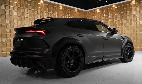 2020 Lamborghini Urus: Test Drive and Review