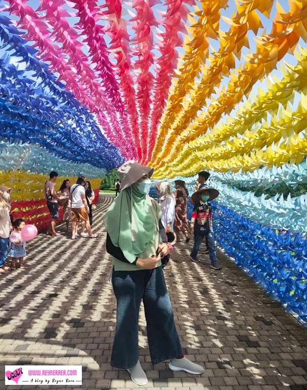 Wisata De Windmills (Selfie Park) di Cimory Dairyland Prigen