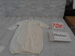 中古品　ベビー服　７０ｃｍ　BeBe　ホワイト　長袖カバーオール　２２０円