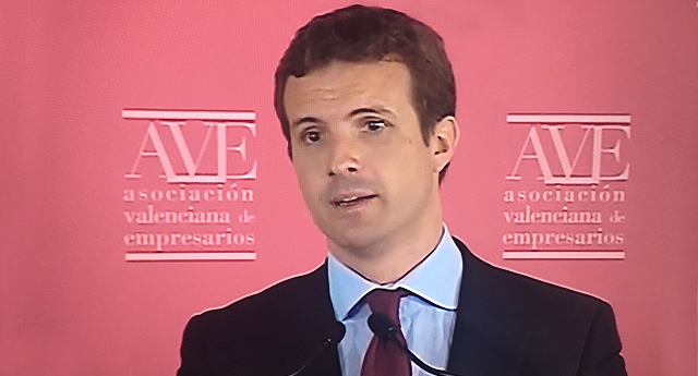 Casado al borde del precipicio