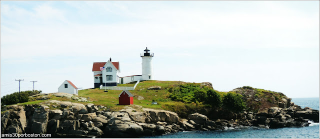 Cape Neddick: Nubble Lighthouse