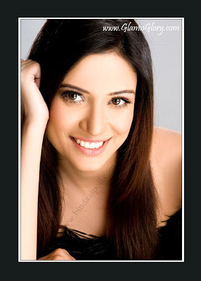 Indian New & Hot Model Smita Sharma Potos
