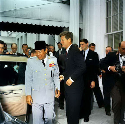 Pernah lihat foto Presiden Soekarno Berwarna Yuk mari 