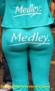 hermosas edecanes leggins