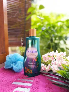 Vitalis Perfumed Moisturizing Body Wash varian Fresh Dazzle