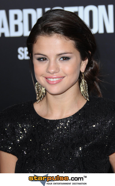 Selena Gomez Favorite Makeup