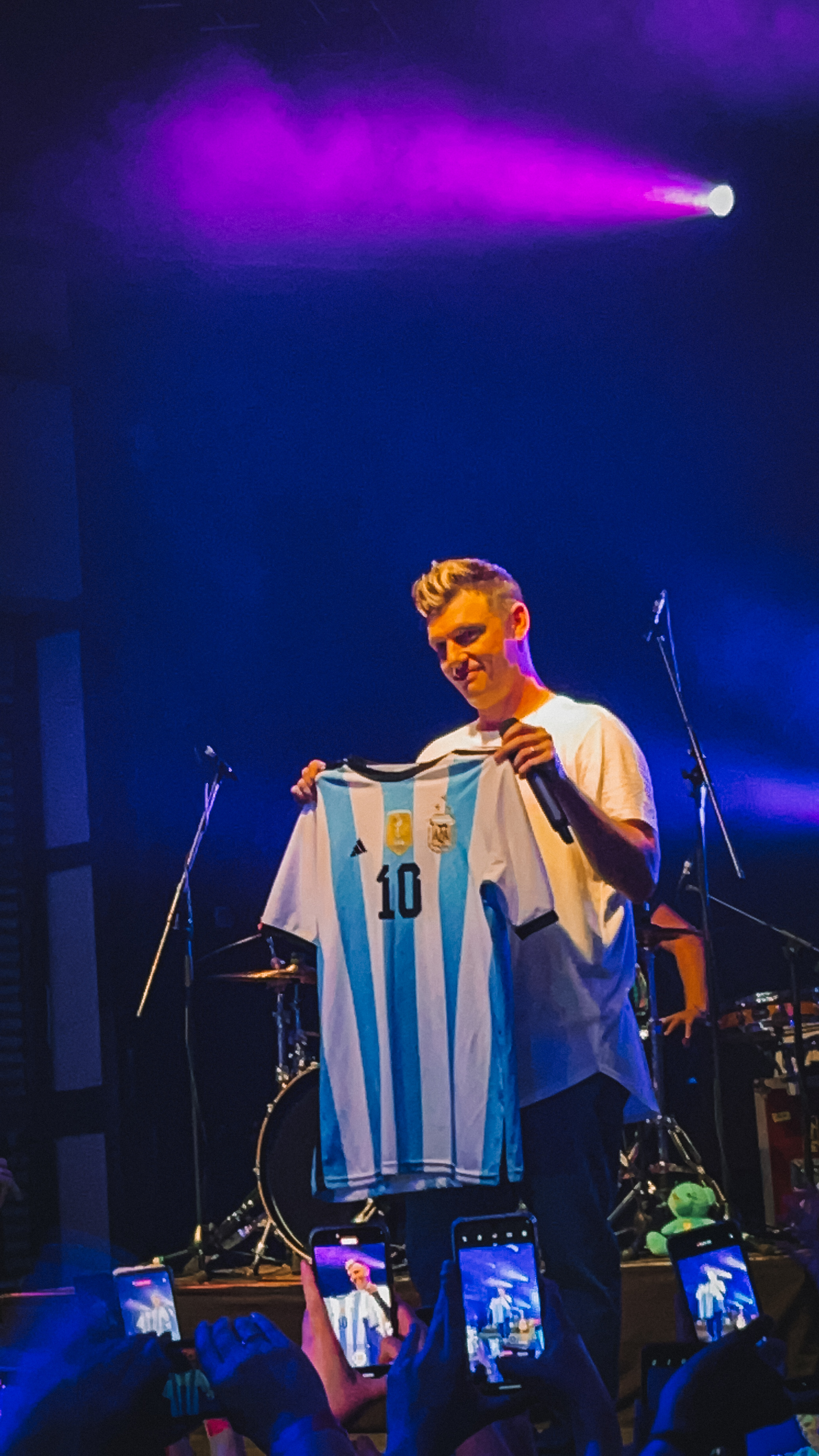 nick carter con la remera de la selección argentina