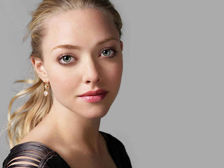 Singer   Amanda Seyfried 