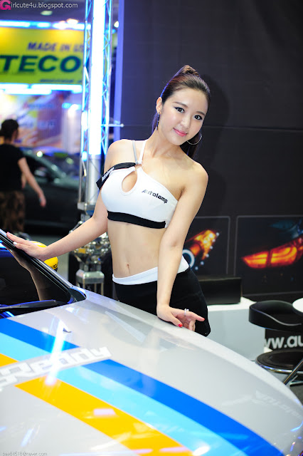 2 Yoon Joo Ha - Seoul Auto Salon 2012-Very cute asian girl - girlcute4u.blogspot.com