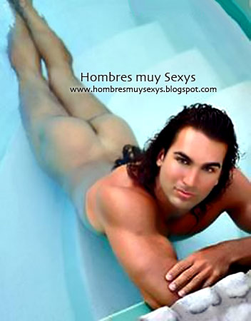 hombres desnudos