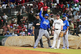 Helman comanda ataque azul; Licey vence al Escogido